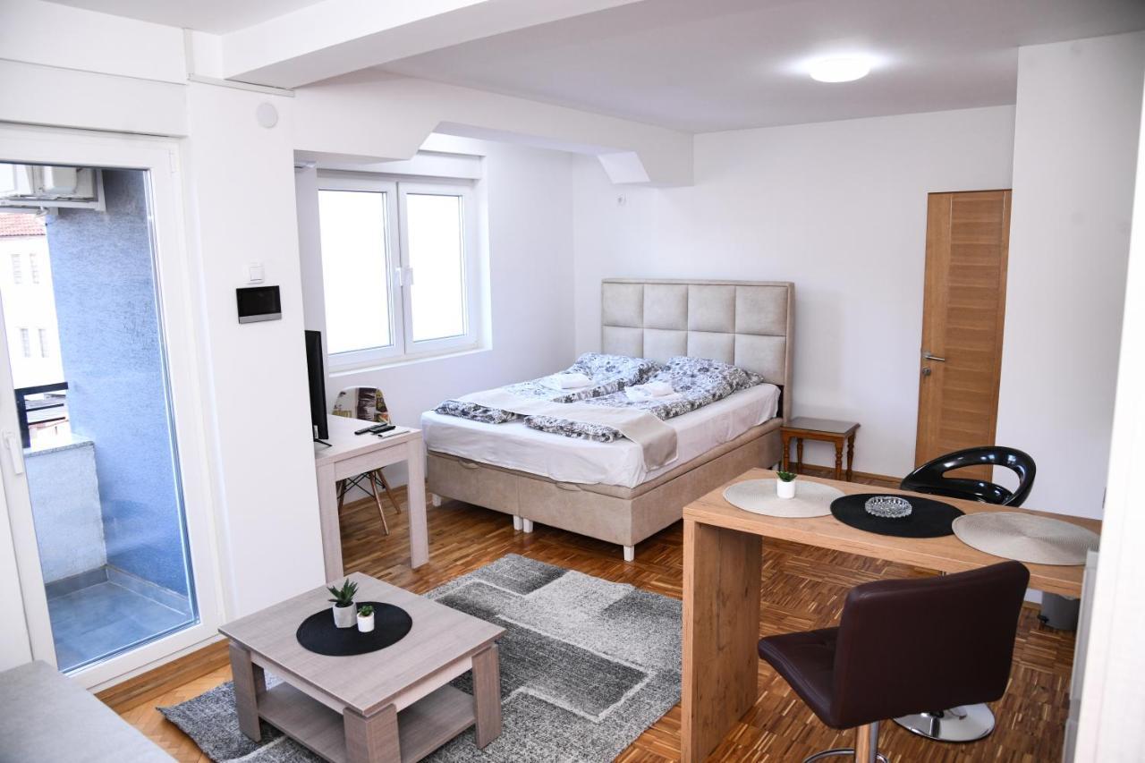 Demir Apartmani Нови-Пазар Экстерьер фото